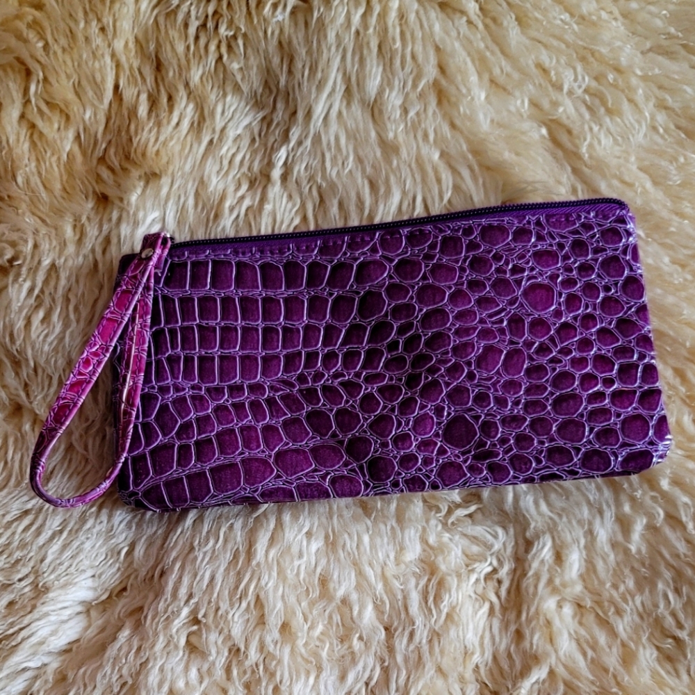 London Soho New York Crocodile Wristlet/Purple Alligator Makeup / Cosmetic Bag. - Picture 4 of 9